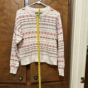 American  Eagle Outfitters Cream & Red Patterned Crewneck Sweater